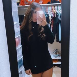 Meet your Posher, Mia